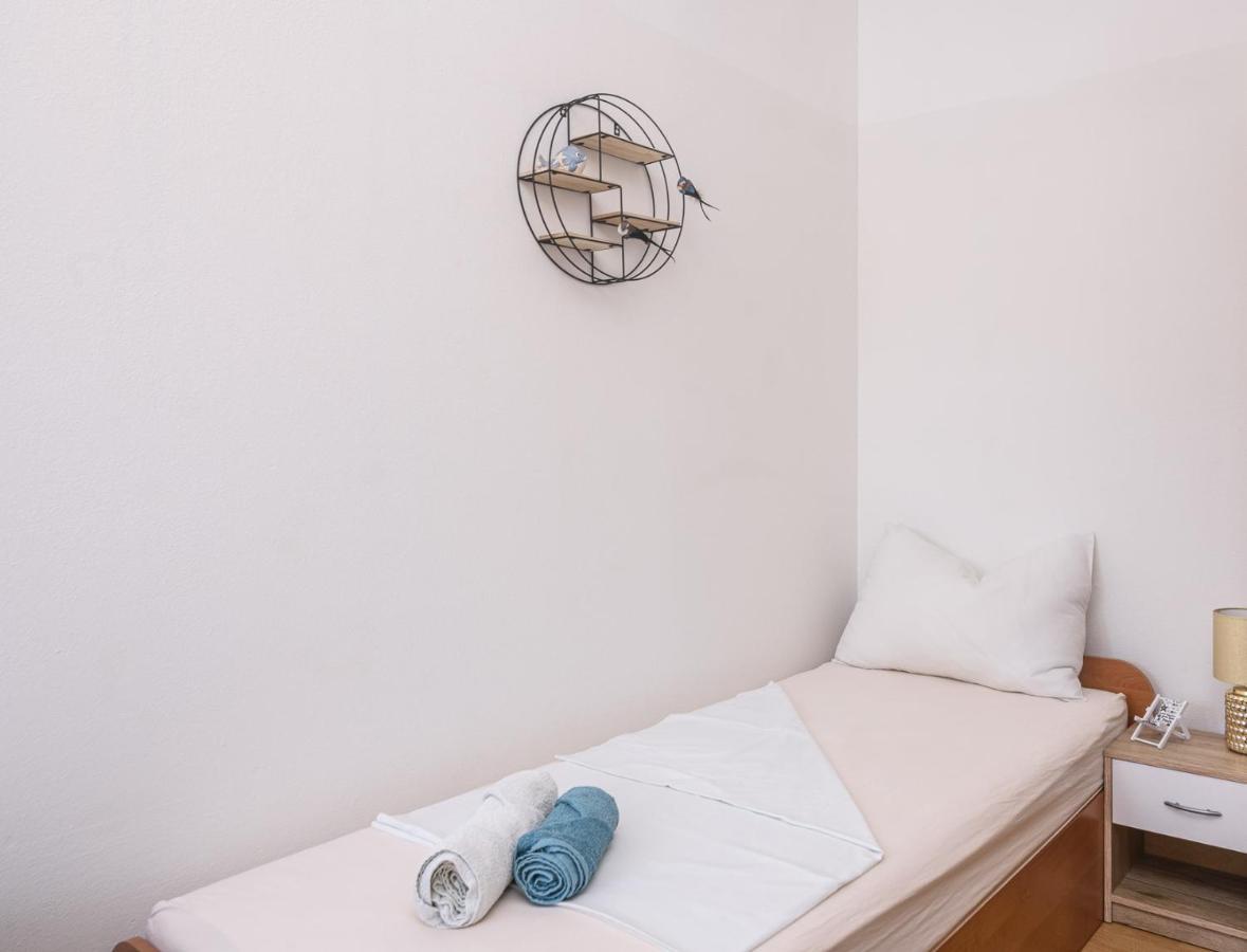 Vikeli Apartment Трогир Екстериор снимка