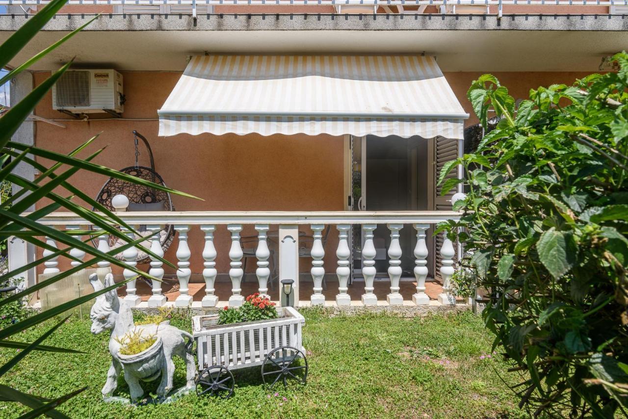 Vikeli Apartment Трогир Екстериор снимка