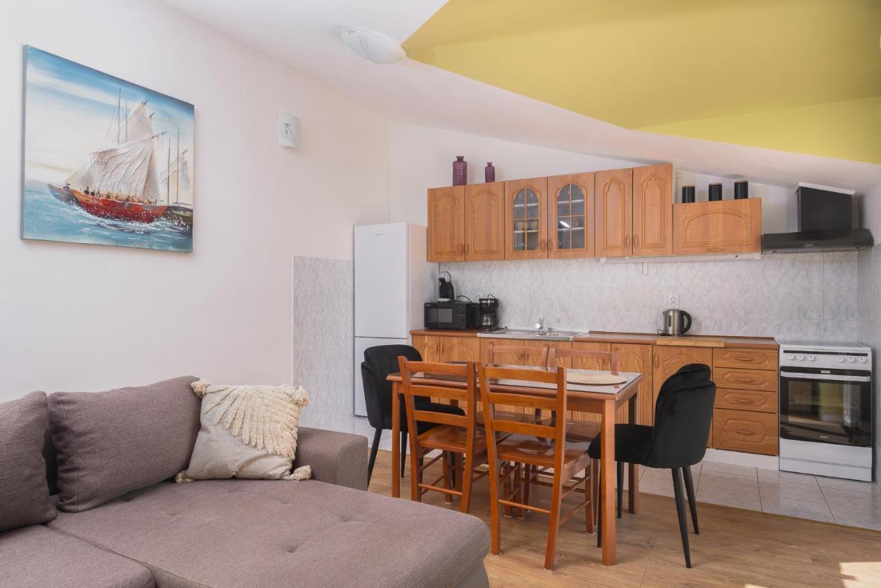 Vikeli Apartment Трогир Екстериор снимка