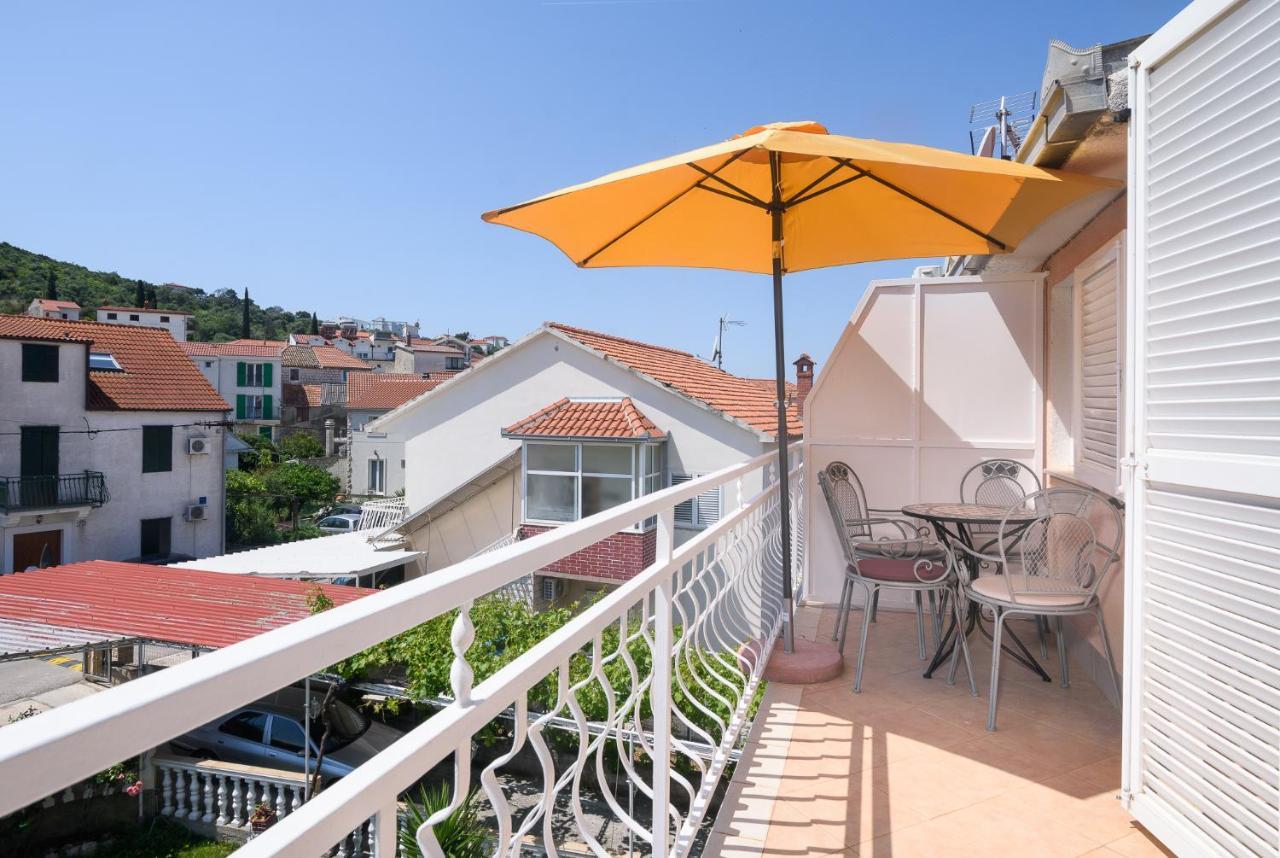 Vikeli Apartment Трогир Екстериор снимка