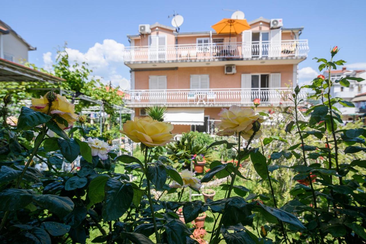 Vikeli Apartment Трогир Екстериор снимка