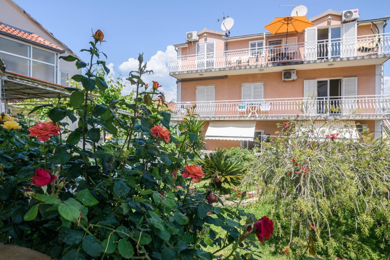 Vikeli Apartment Трогир Екстериор снимка
