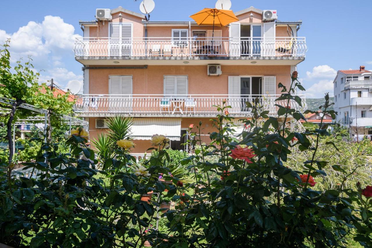 Vikeli Apartment Трогир Екстериор снимка