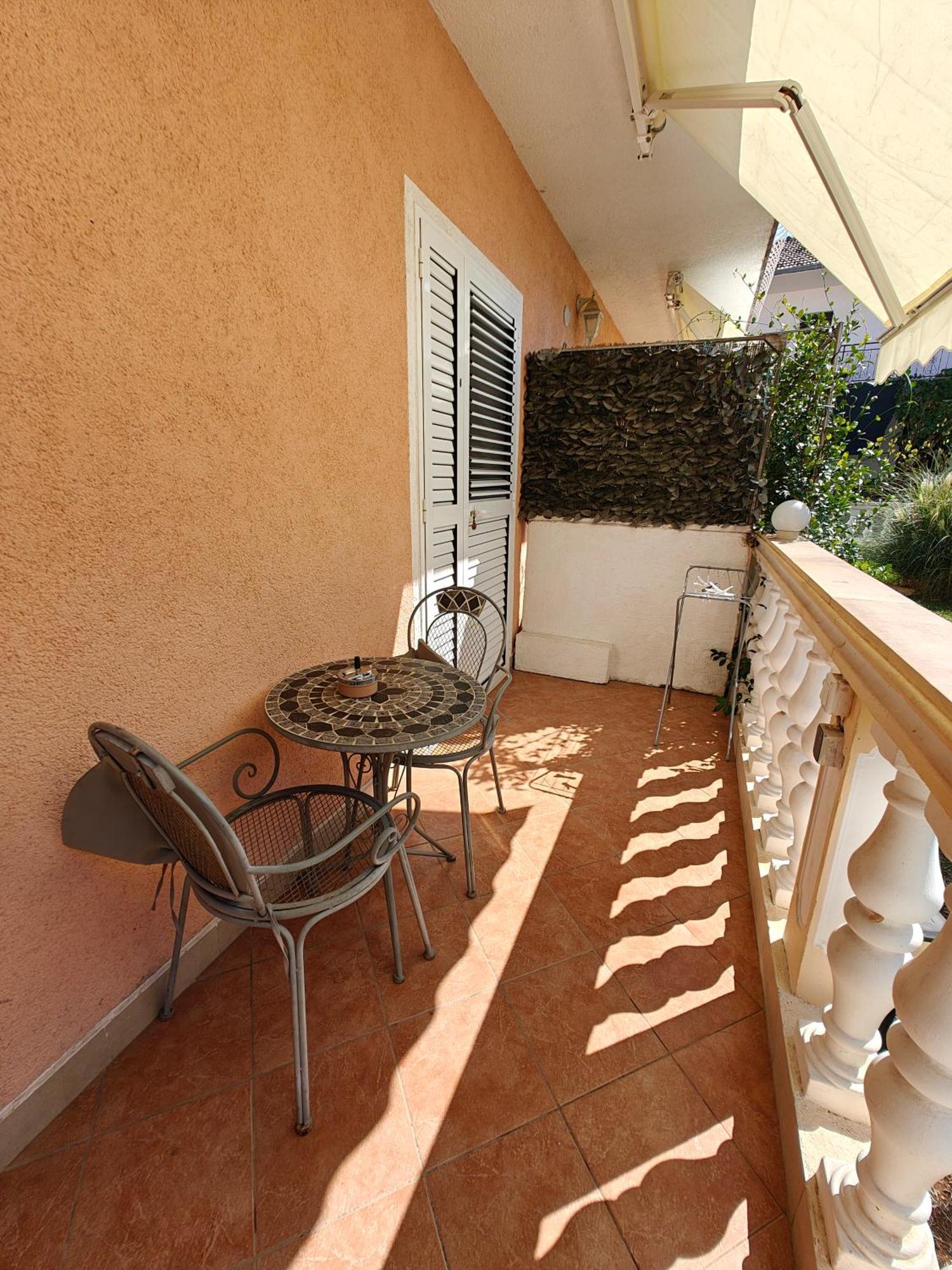 Vikeli Apartment Трогир Екстериор снимка